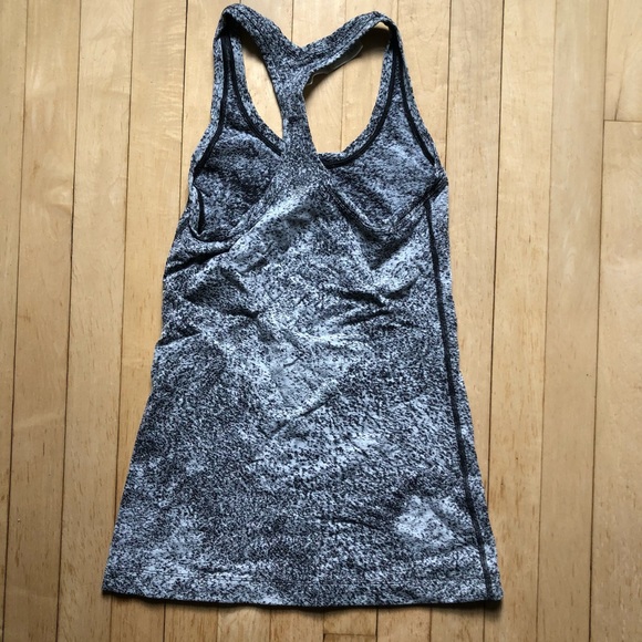 Lululemon tank. Size 6 - Picture 3 of 3